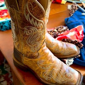 Women’s Justin Boots!